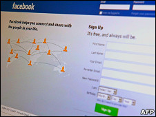 El 20% de usuarios de Facebook est&aacute; expuesto a virus