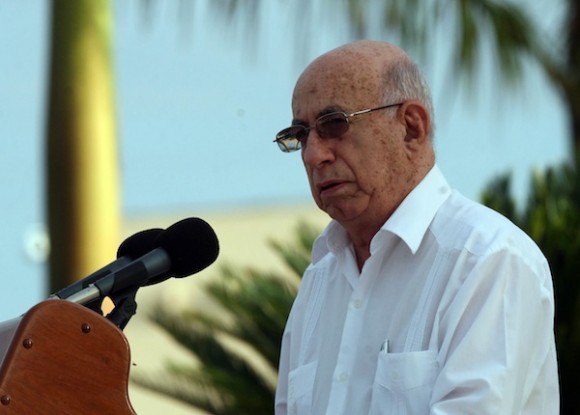 Raúl y Machado Ventura en Ciego de Ávila. Foto: Ismael Francisco José Ramón Machado Ventura en Ciego de Ávila. Foto: Ismael Francisco