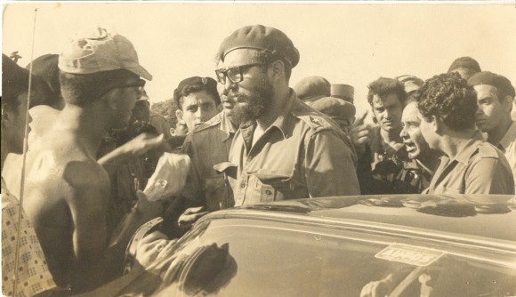 Fidel durante los combates de Playa Gir&oacute;n